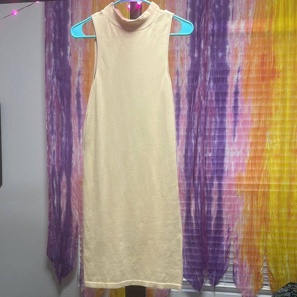 Chic Cream Sleeveless Dress